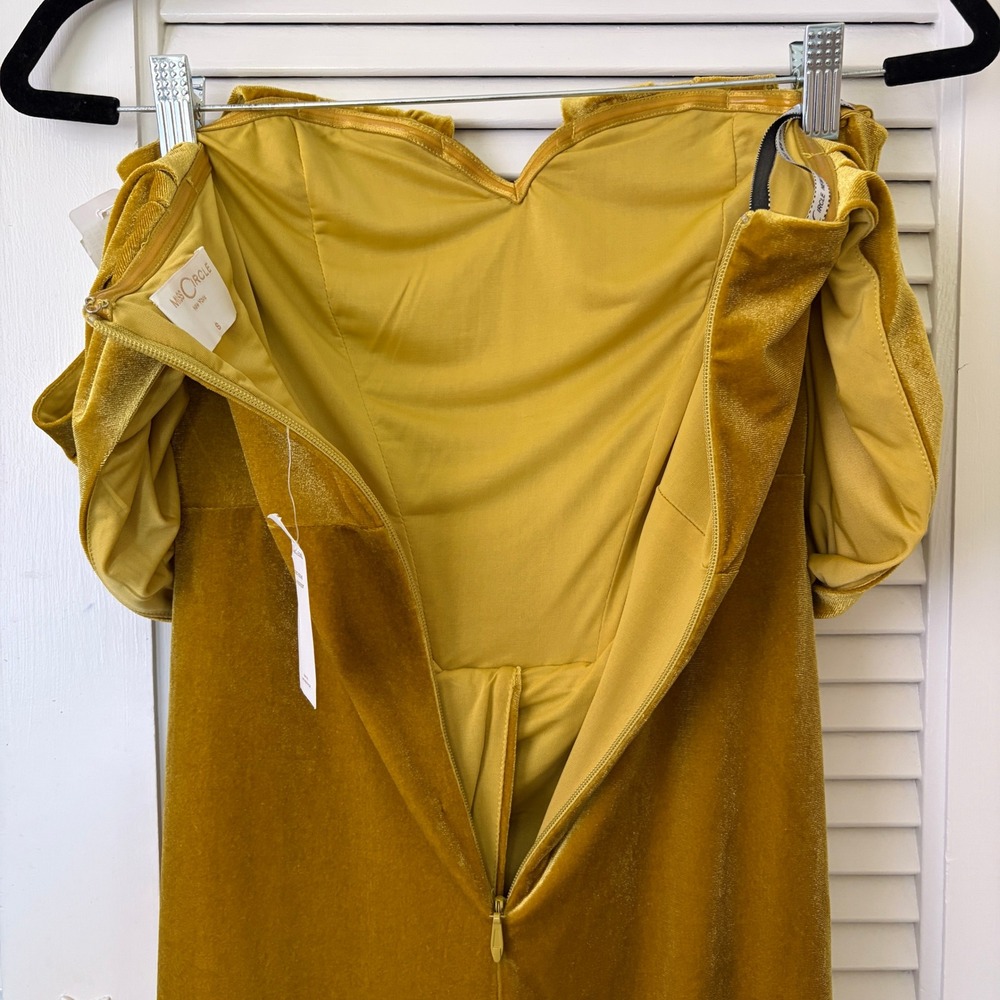 Miss Circle Omaria Gold Velvet Off Shoulder Corset Midi Dress NWT - Picture 8 of 9